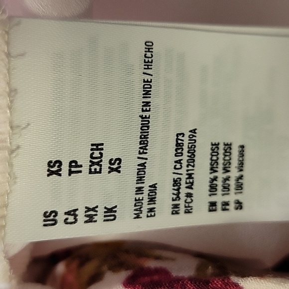 American Eagle Outfitters xs floral romper - Picture 5 of 5